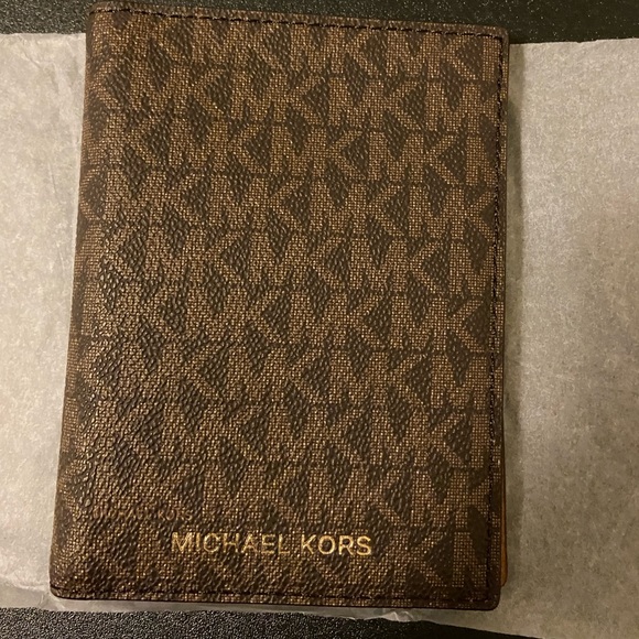 Michael Kors Handbags - Michael Kors Jet Set Travel Passport Holder Wallet Case Brown Signature.